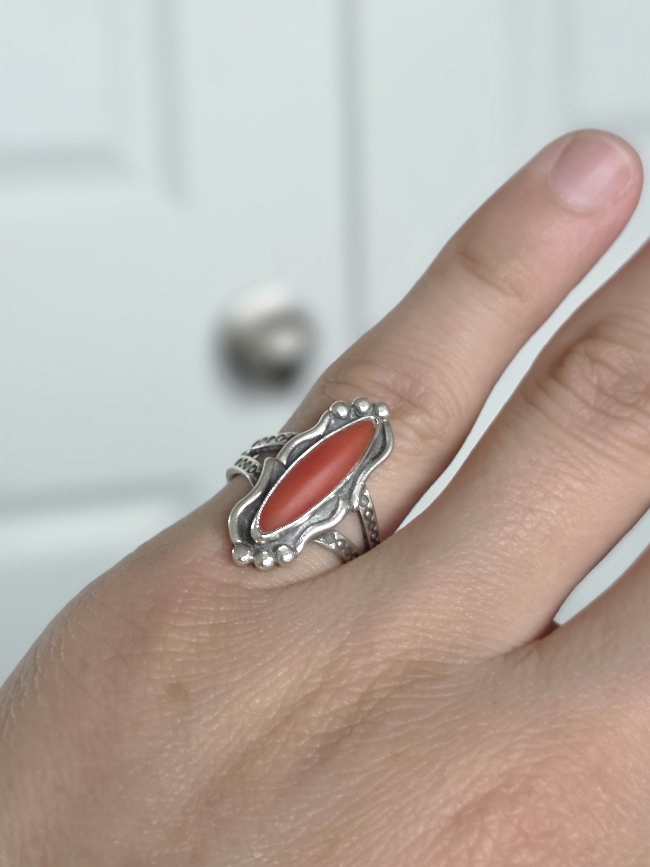 Navajo Ring Silver Coral Stone Native Design Band Sterling 925